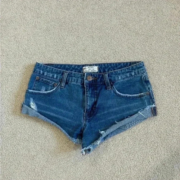 Free people dark wash distressed denim jean shorts in size 24 - Picture 1 of 4
